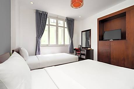 Deluxe Twin Room with Window