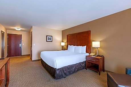 1 King Bed, Nonsmoking