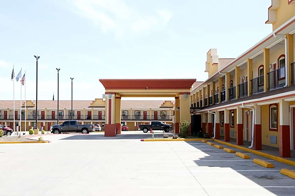 Sands Inn & Suites – Woodward, OK