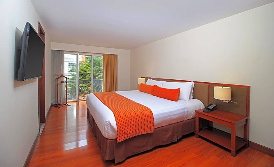 Hotel Windsor House Inn By GEH Suites