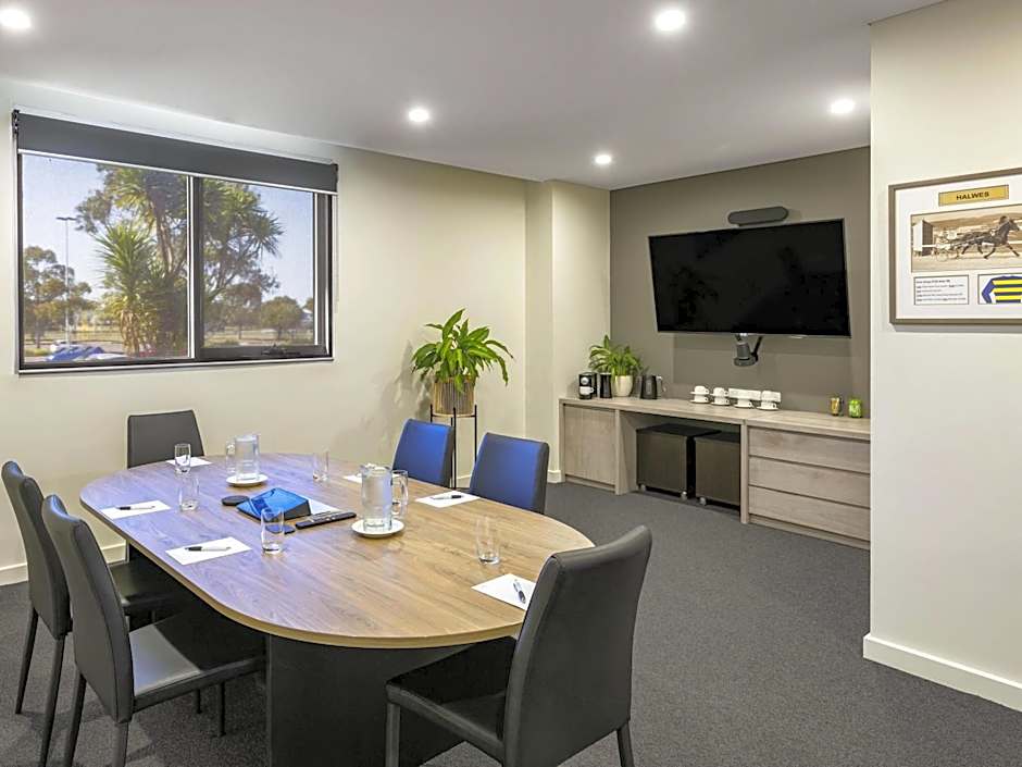 Mantra Melbourne Melton