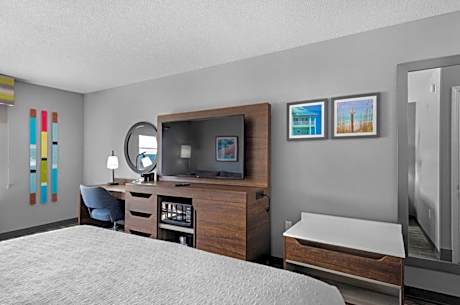 1 King Mobility/Hearing Access W/Tub Nonsmok