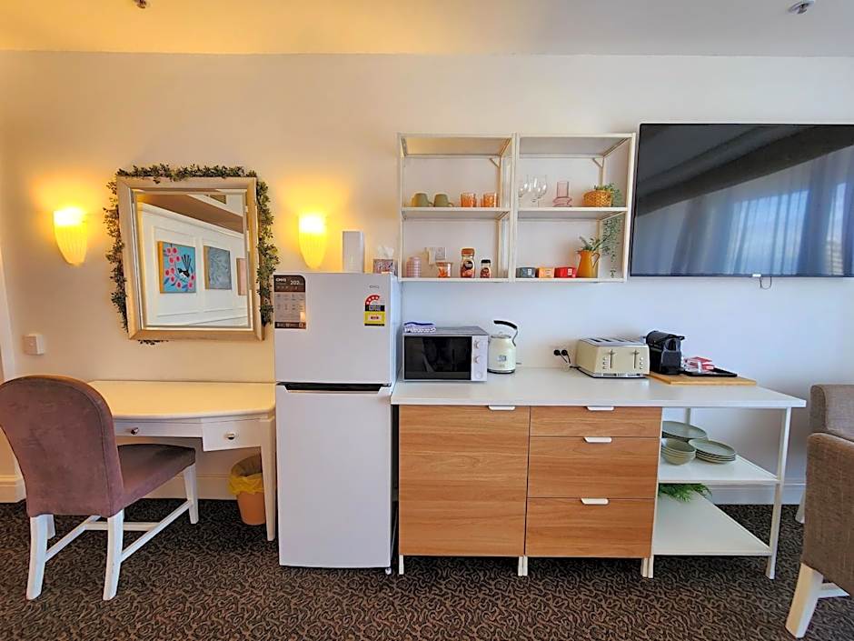 Deluxe Private Apartment and Studio - Ocean Views