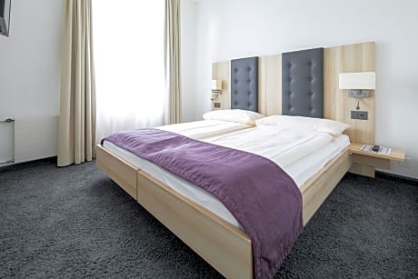 Standard Double Room with Air Conditioning