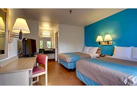 2 Full Beds | Non-Smoking, Micfridge