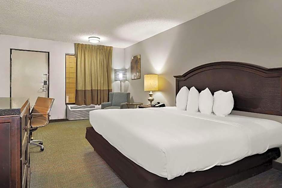 Rodeway Inn Lumberton Central