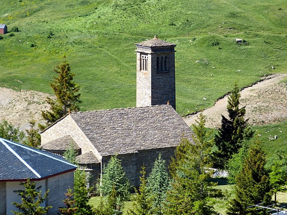 Fun Aragon Hills Hotel & Spa