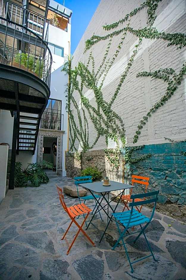 Departamento en planta baja con patio, dos habitaciones con dos ba¿os completos sala y cocina integral Vistas desde la azotea de