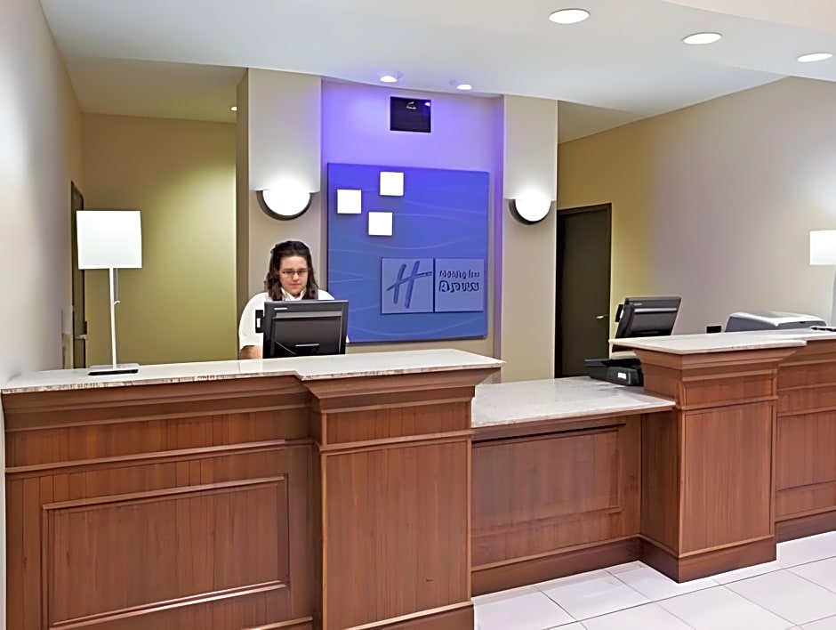 Holiday Inn Express Hotel & Suites Franklin - Oil City