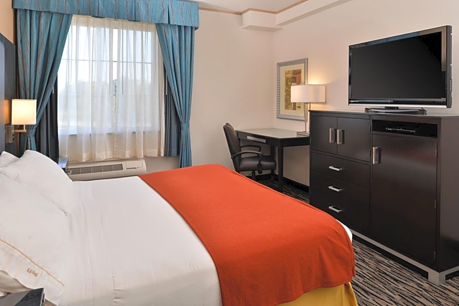 Holiday Inn Express Hotel & Suites Tacoma South - Lakewood, an IHG Hotel