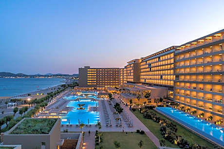 Amada Colossos Resort