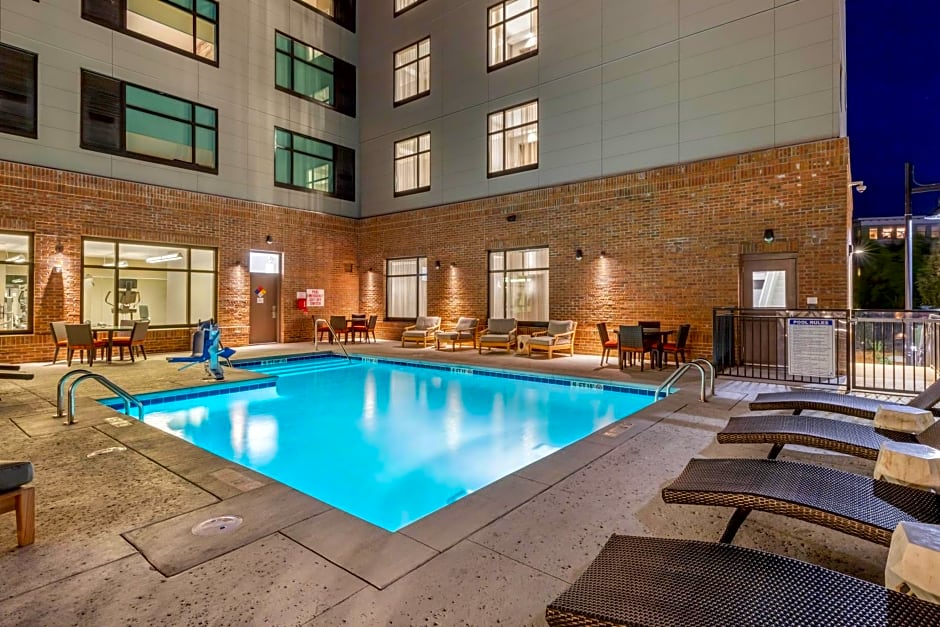 Cambria Hotel Charleston Riverview