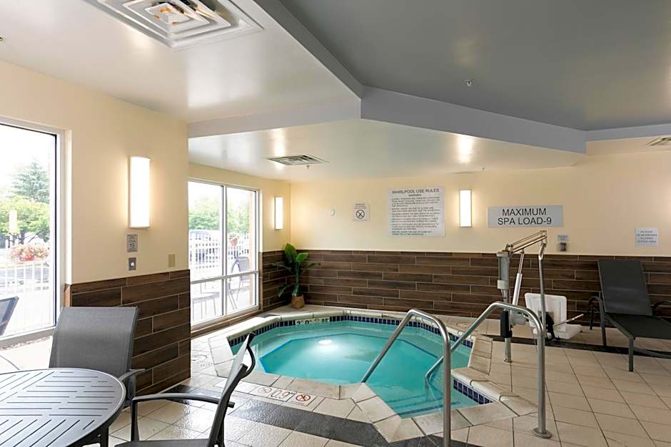 Fairfield Inn & Suites by Marriott Milwaukee Airport