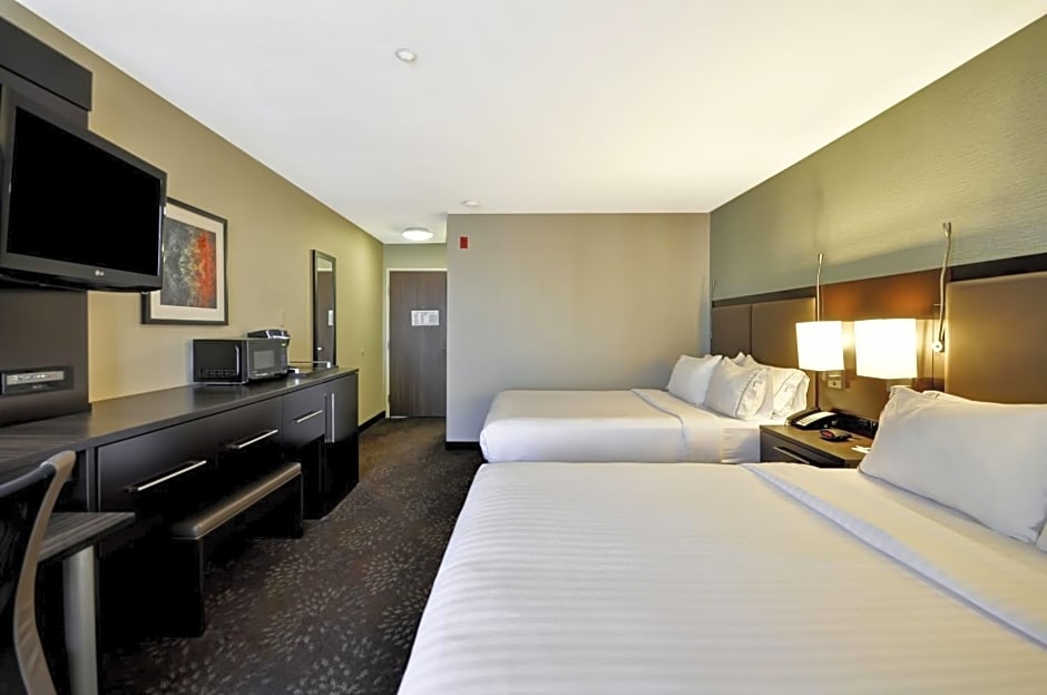 Holiday Inn Express Romulus / Detroit Airport, an IHG Hotel