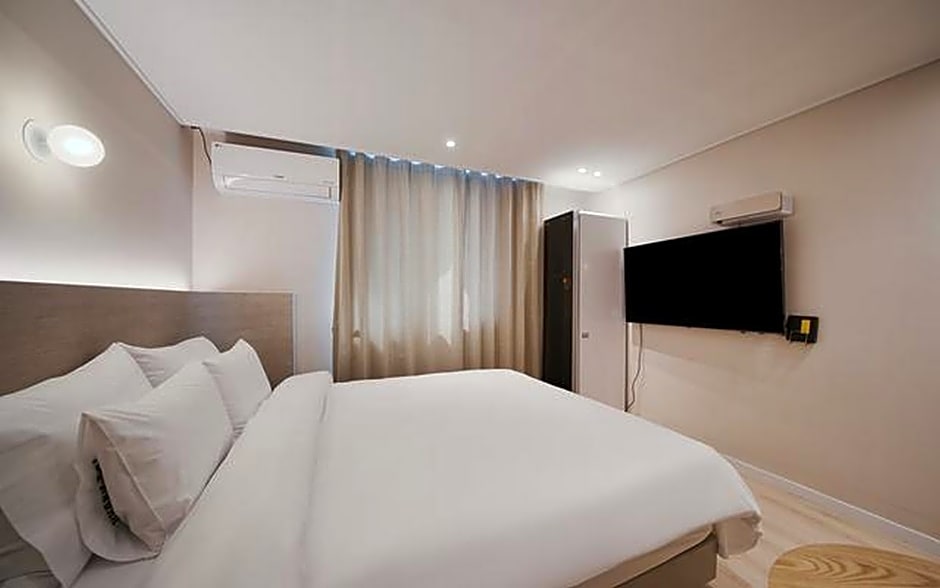 Jeonju Jungwhasan Brown Dot