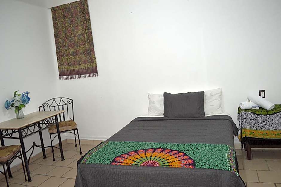 Alexandross Hostel