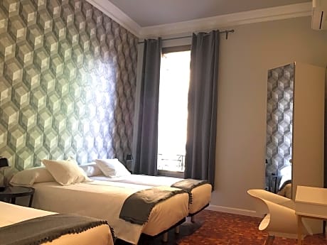 Triple Room with Private External Bathroom