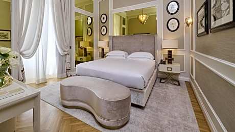 Deluxe Triple Room with Partial Sea View