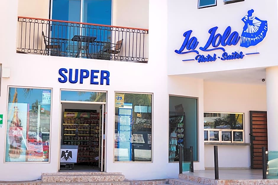 La Lola Hotel & Suites