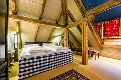 Suite - Attic