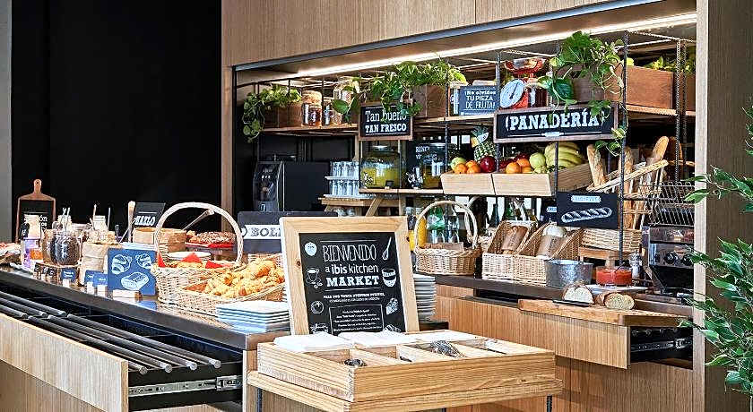 ibis Barcelona Pza Glories 22