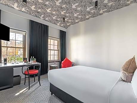 Peppers Queen Room