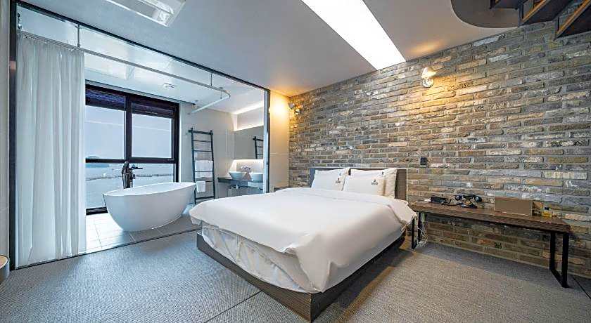 Louis Boutique Hotel