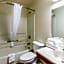 Econo Lodge Inn & Suites