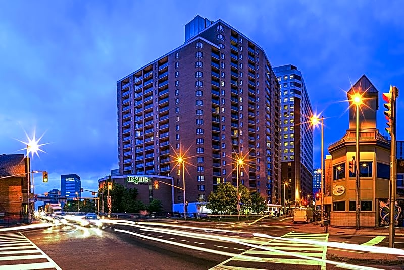 Les Suites Hotel Ottawa