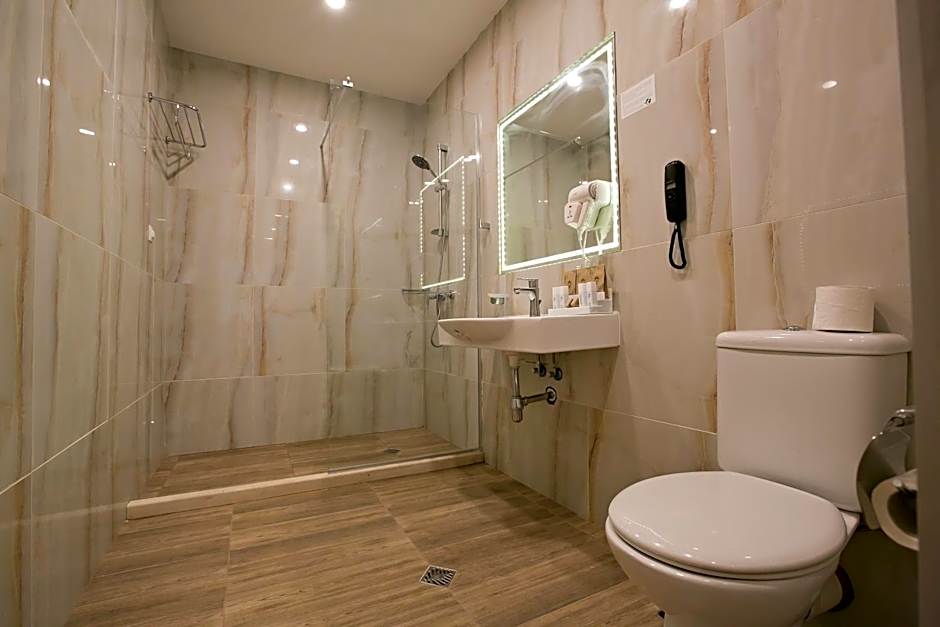 Royal Grand Hotel and Spa - All Inclusive and Free beach accsess