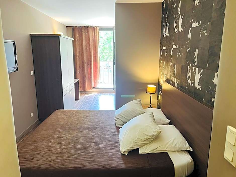 L'hotel De La Bourse À Bagnols-sur-ceze – Bagnols-sur-Cèze, GA