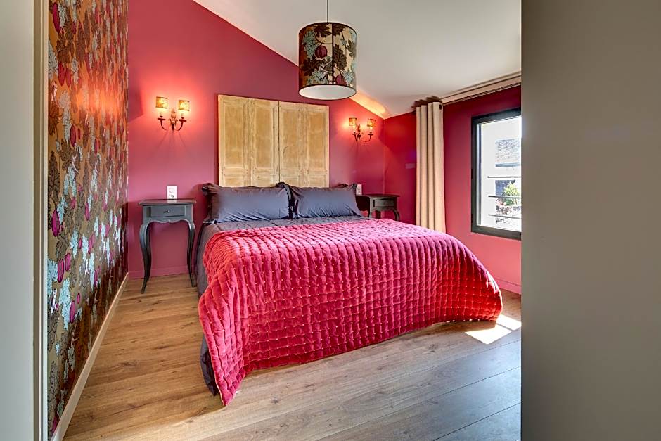 Le Chateau de Candes, sa Tour et ses Suites.