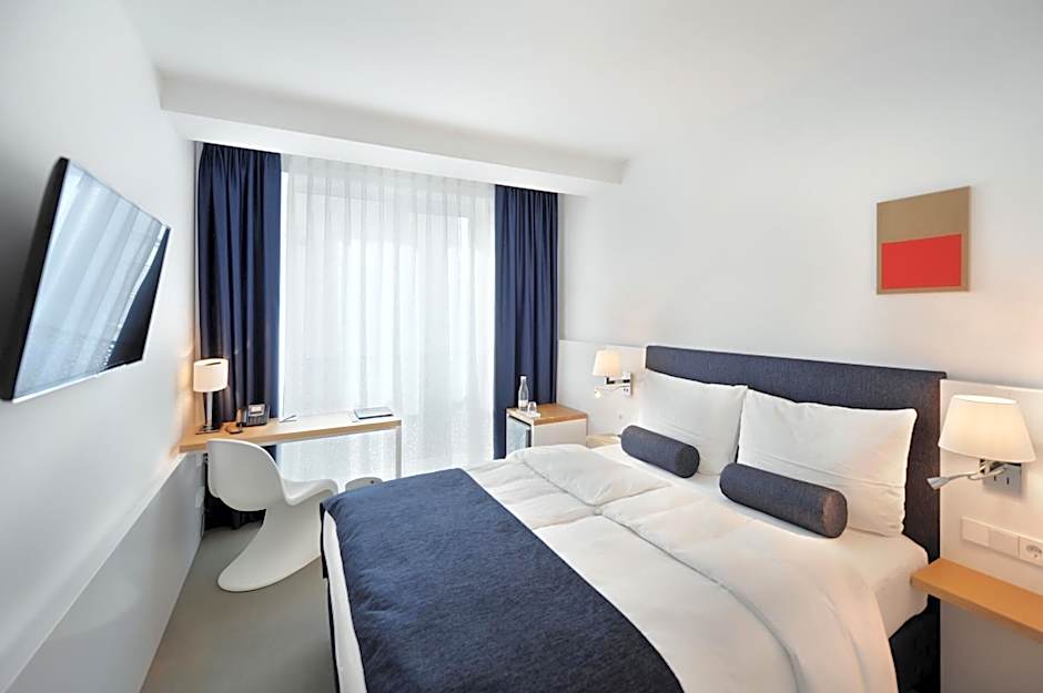 VI VADI HOTEL BAYER 89