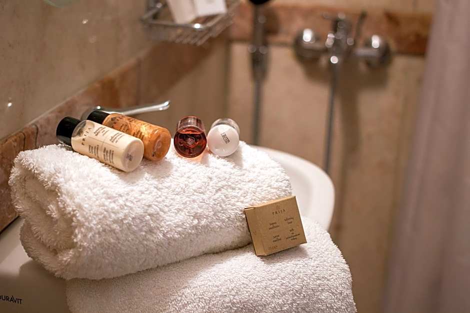 Lithies Traditional Homes