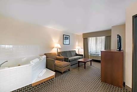 King Suite - Non-Smoking