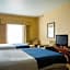 Holiday Inn Express Hotel & Suites Acme-Traverse City By IHG