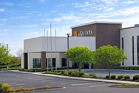 La Quinta Inn & Suites by Wyndham Miamisburg Dayton South