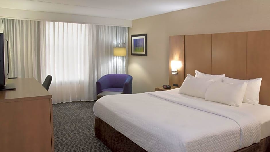 Crowne Plaza Cleveland Airport