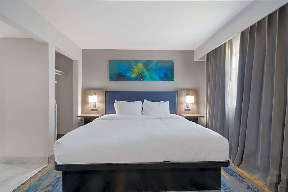 Photo 1 of 4 of 1 King Bed Suite