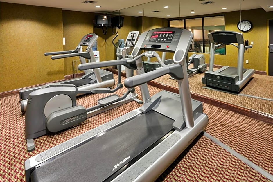 Holiday Inn Express Hotel & Suites Birmingham - Inverness 280 By IHG