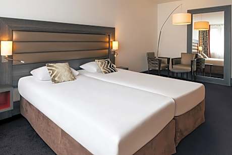 Superior Room with Two Zip Beds