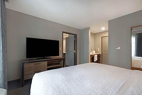 One-Bedroom King Suite