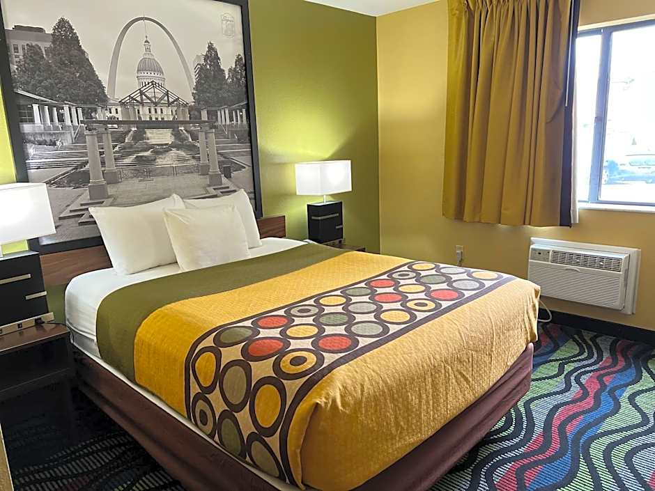 Super 8 by Wyndham Farmington