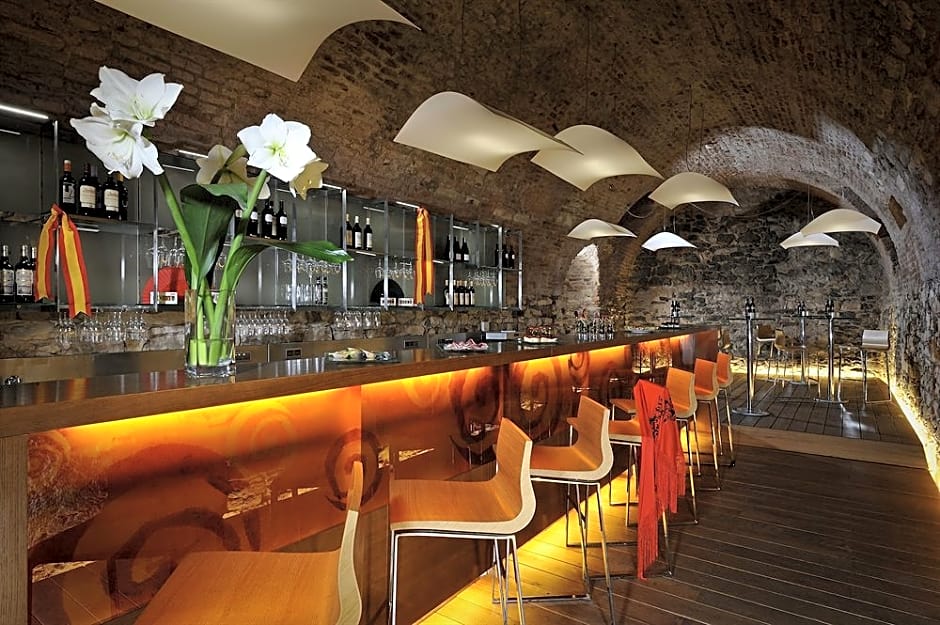 Golden Angel Suites by Adrez