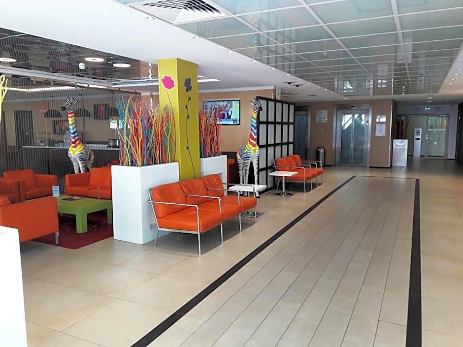 Holiday Inn Express Paris-Canal De La Villette By IHG