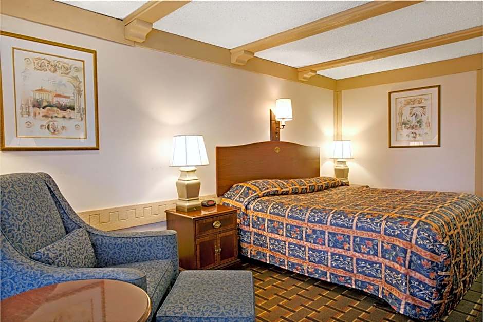 Knights Inn Greenburg