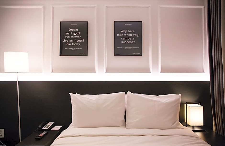Photo 1 of 18 of Double Room