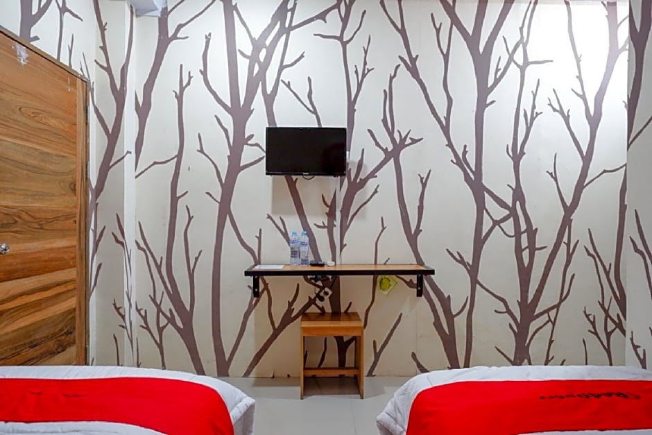 RedDoorz Syariah near Universitas Negeri Gorontalo 2