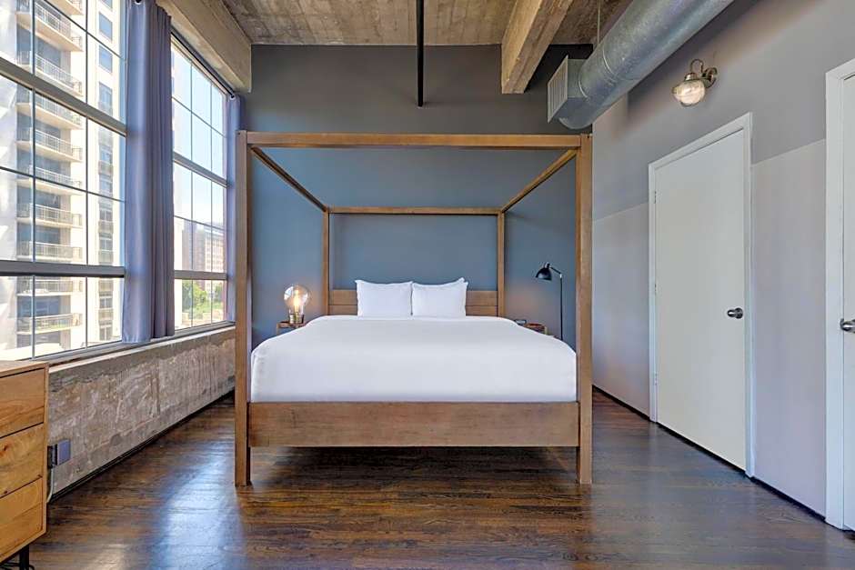 Reside Houston Downtown, a Wyndham Residence