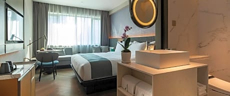 Premium King Room